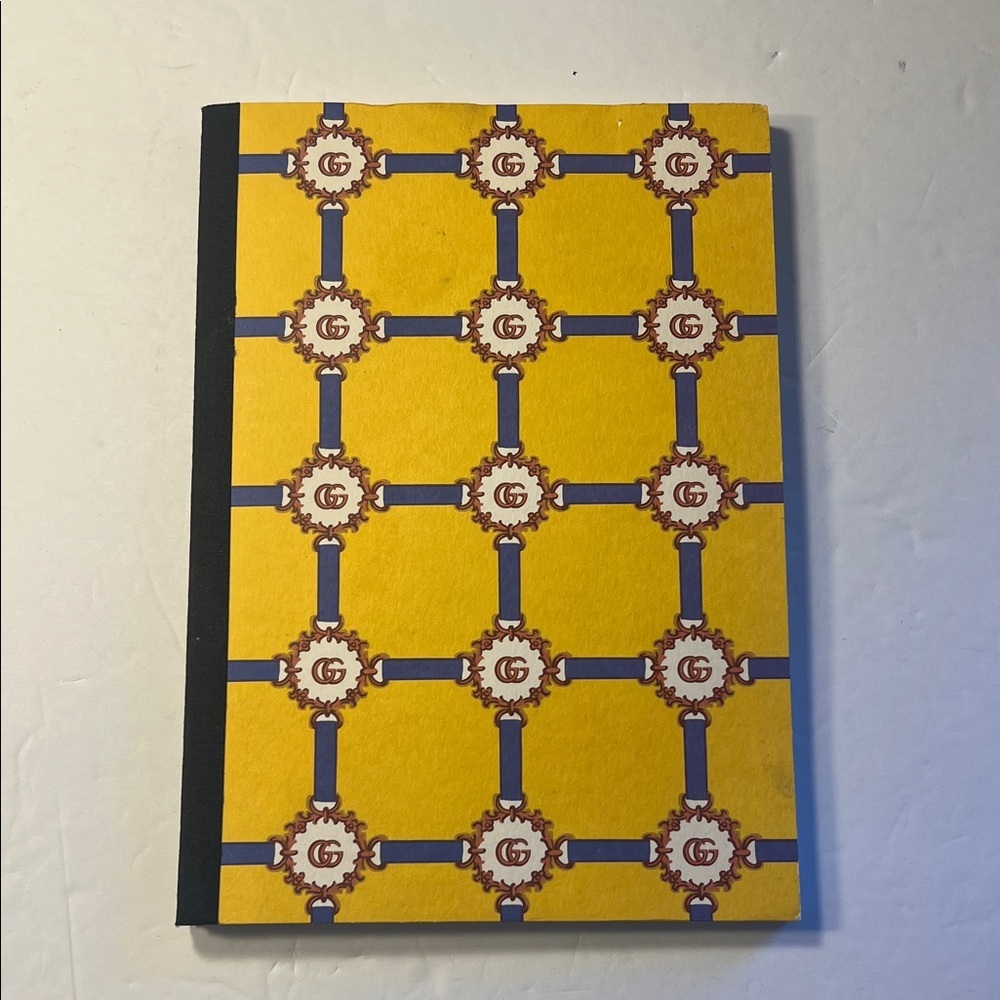 GUCCI GG Yellow and Blue Patterned Notebook RARE Find! LIMITED EDITION - Picture 2 of 16